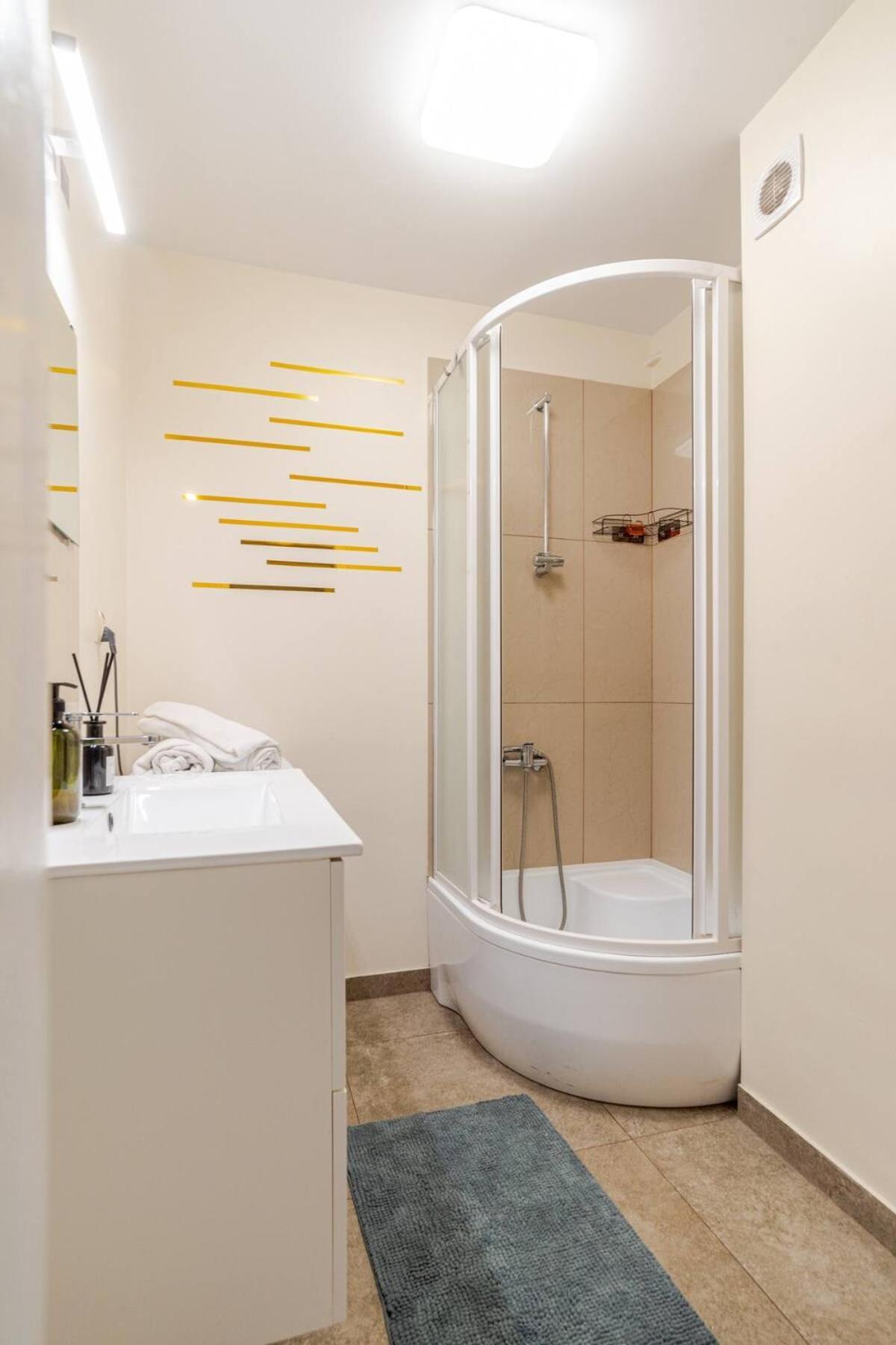 Gem Apartment *